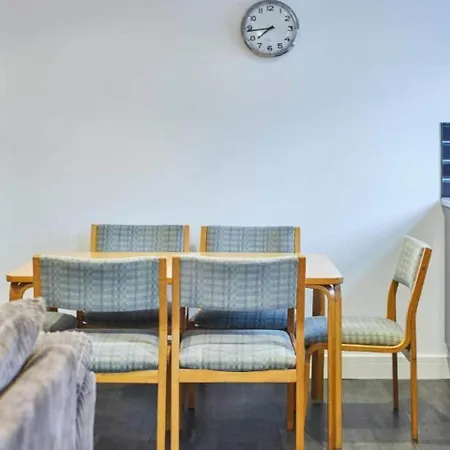 2-bedroom Serviced In Apartament *