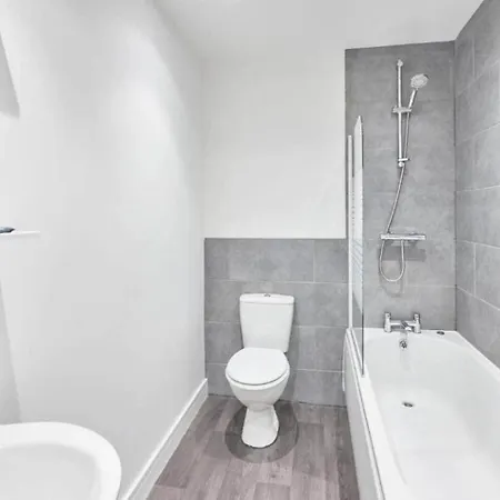 2-bedroom Serviced In Apartament *