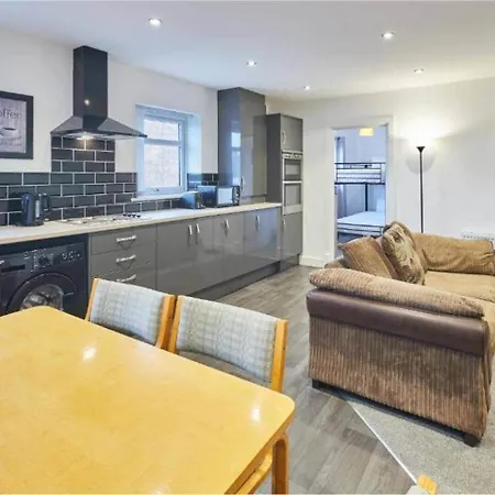2-bedroom Serviced In Apartament *